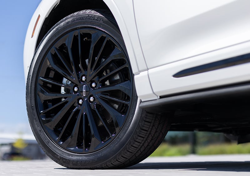 The stylish blacked-out 20-inch wheels from the available Jet Appearance Package are shown. | Lincoln Cosmos Demo in Derwood MD